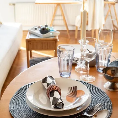 Cute And Sunny In The City Center Apartman *